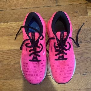 Brooks Ghost 13 pink sneakers, size 7